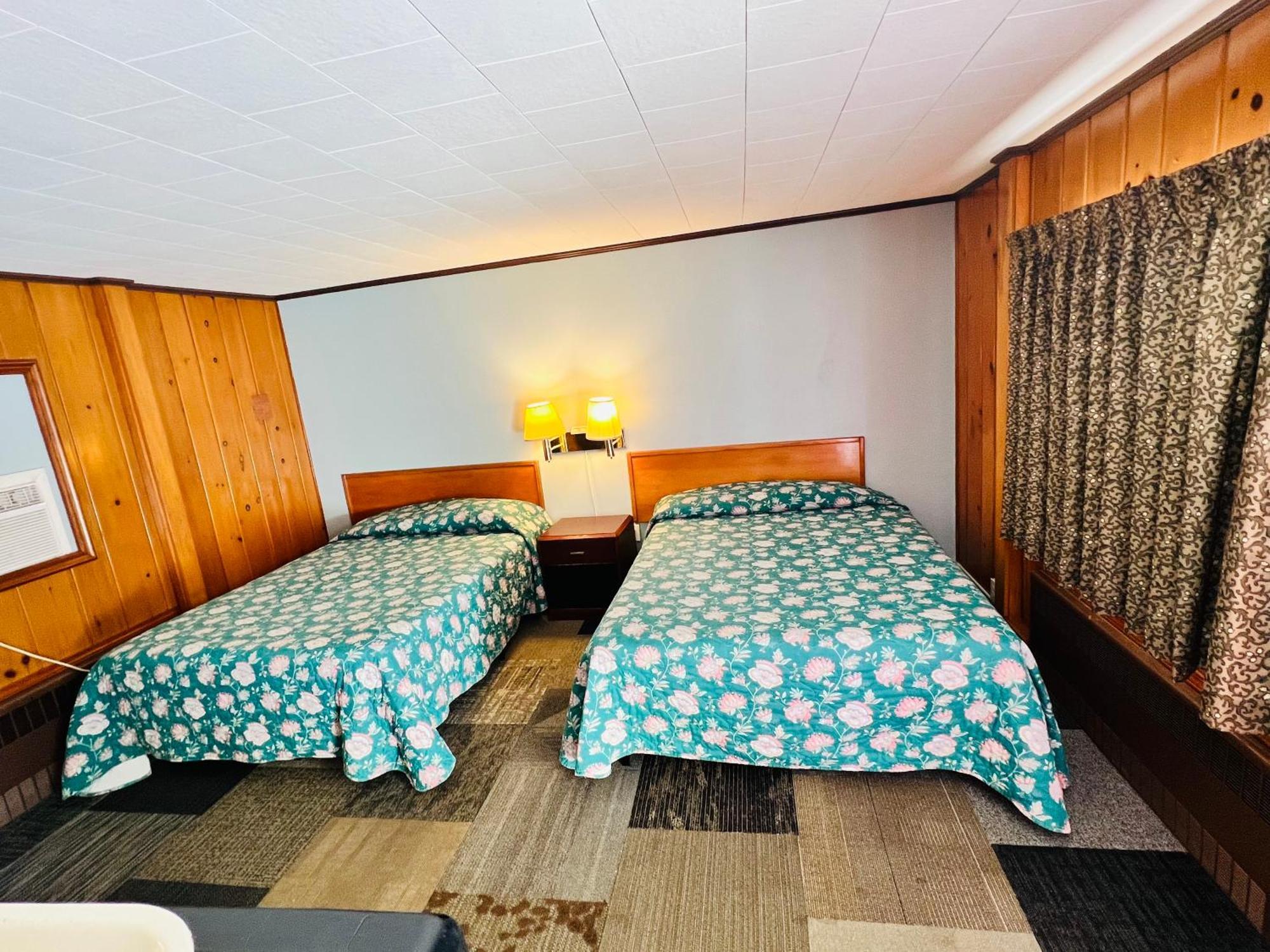 Sun N Snow Hotel 캐딜락 외부 사진