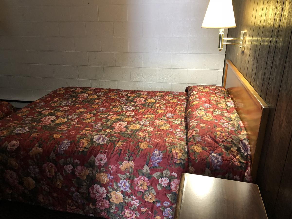 Sun N Snow Hotel 캐딜락 외부 사진